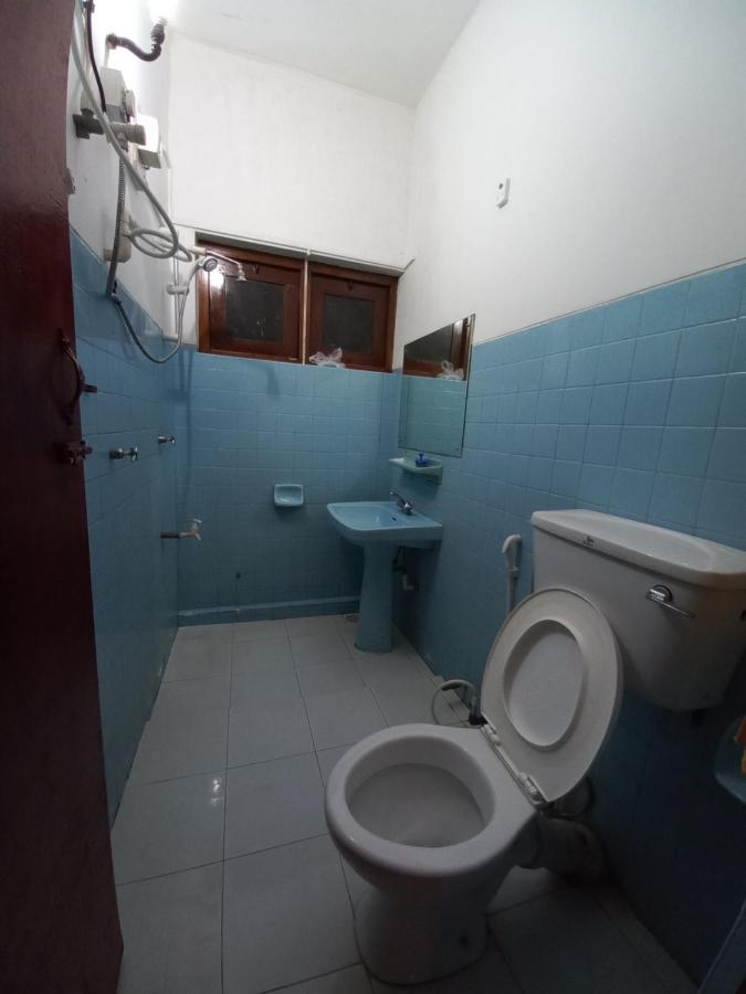 Lazy Bear Best Hostel In Kandy Luaran gambar