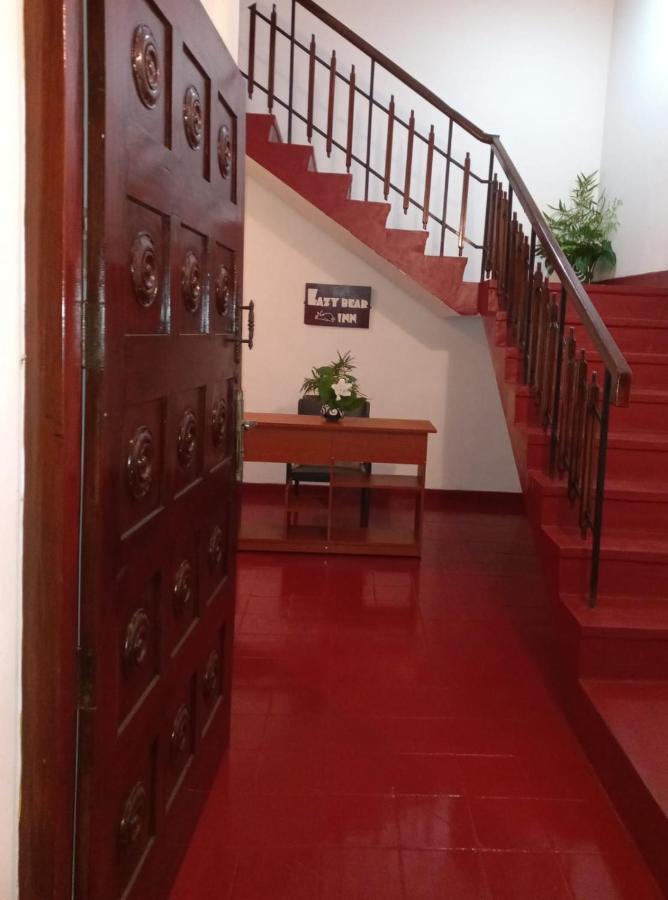 Lazy Bear Best Hostel In Kandy Luaran gambar