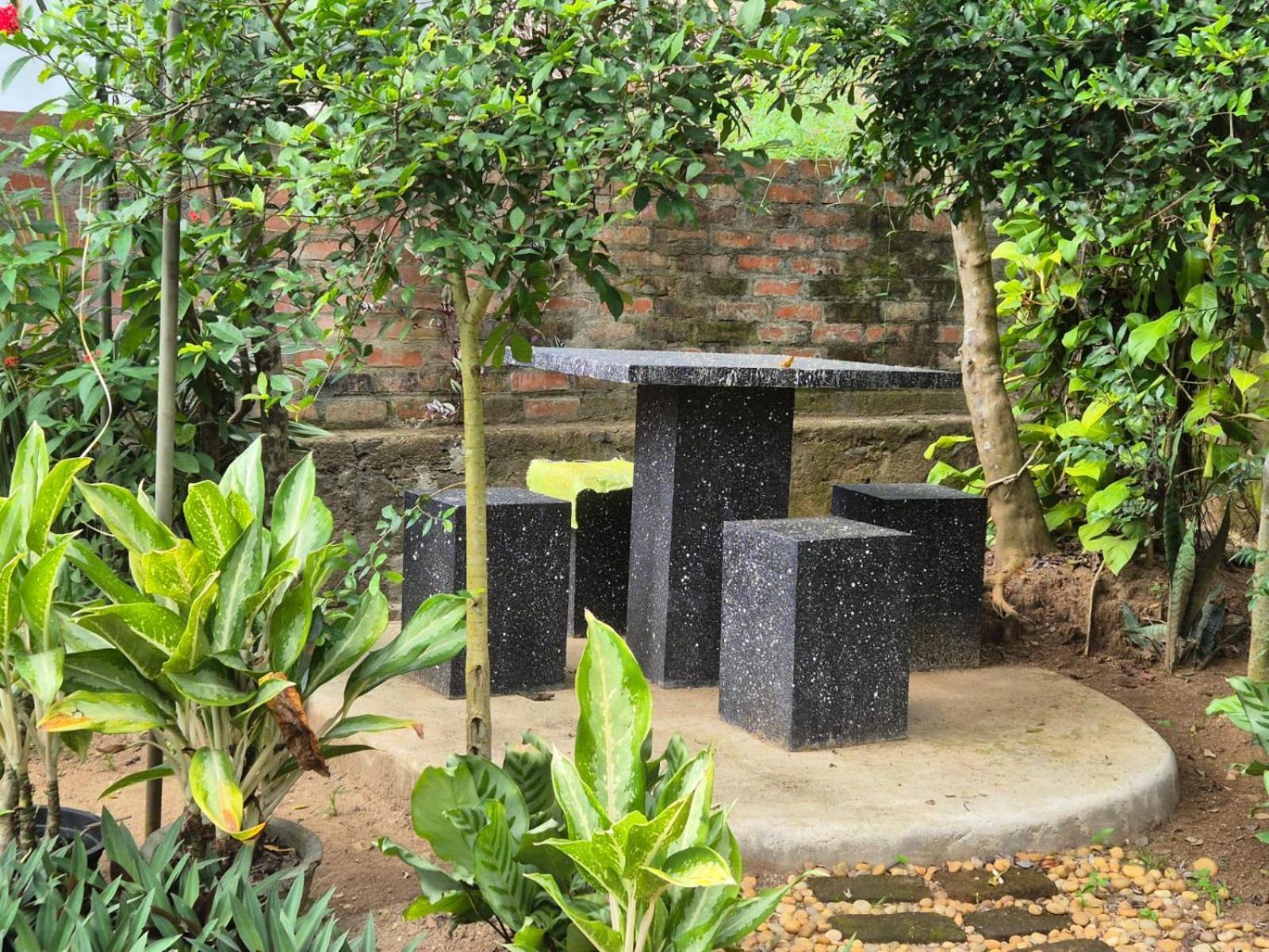 Lazy Bear Best Hostel In Kandy Luaran gambar